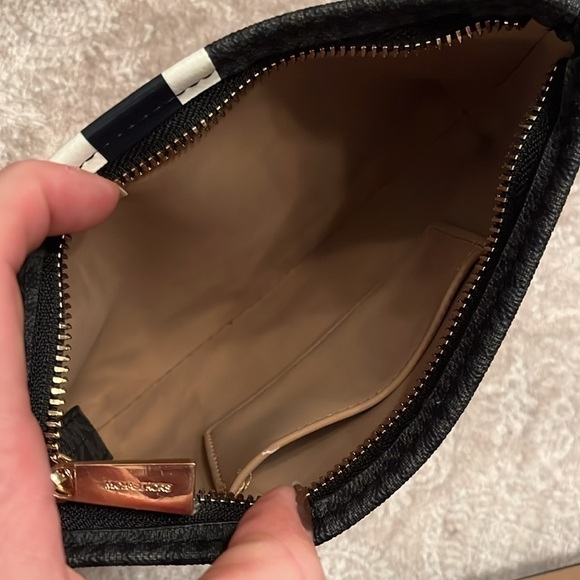 Brand New Michael Kors Center Stripe Belt Bag Zippered Fanny Pack Black & Blue - Picture 12 of 15